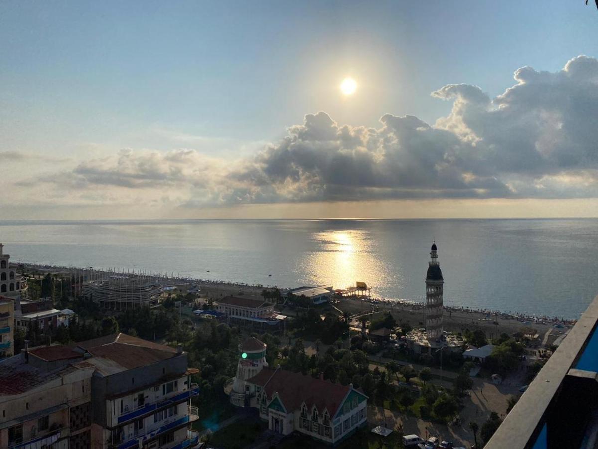 Sea View Apart-Hotel Orbi Twin Towers 1413 Batoumi Extérieur photo