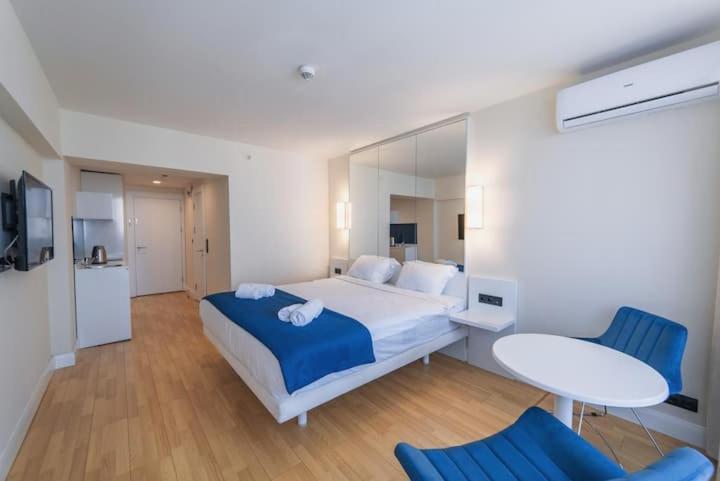Sea View Apart-Hotel Orbi Twin Towers 1413 Batoumi Extérieur photo
